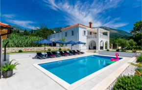 Awesome home in Gruda w/ Outdoor swimming pool and 5 Bedrooms